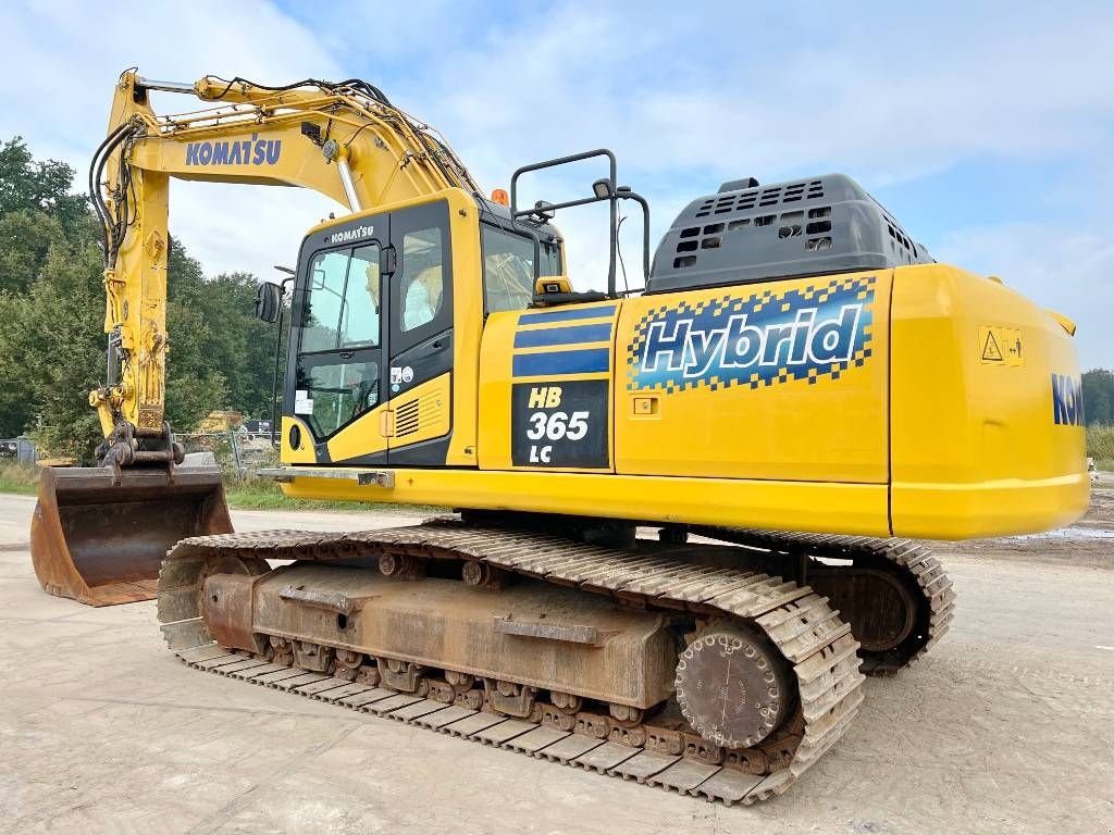 Kettenbagger of the type Komatsu HB365LC - Rear & Side Cameras / Automatic Greasing, Gebrauchtmaschine in Veldhoven (Picture 3)