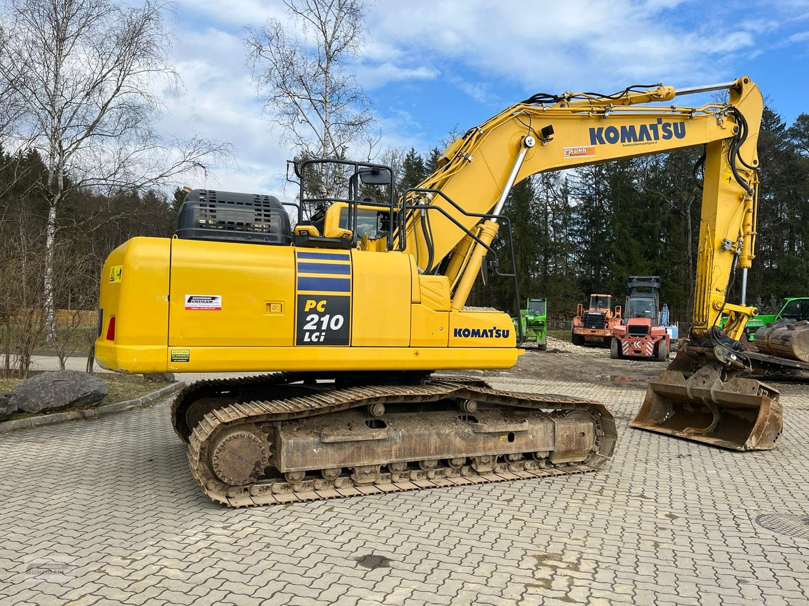 Kettenbagger del tipo Komatsu PC 210 LCI-11, Gebrauchtmaschine In Deutsch - Goritz (Immagine 2)