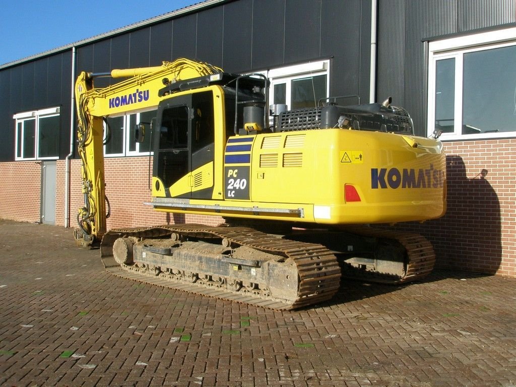 Kettenbagger van het type Komatsu PC 240LC-11, Gebrauchtmaschine in Barneveld (Foto 2)