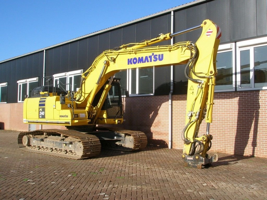 Kettenbagger of the type Komatsu PC 240LC-11, Gebrauchtmaschine in Barneveld (Picture 3)