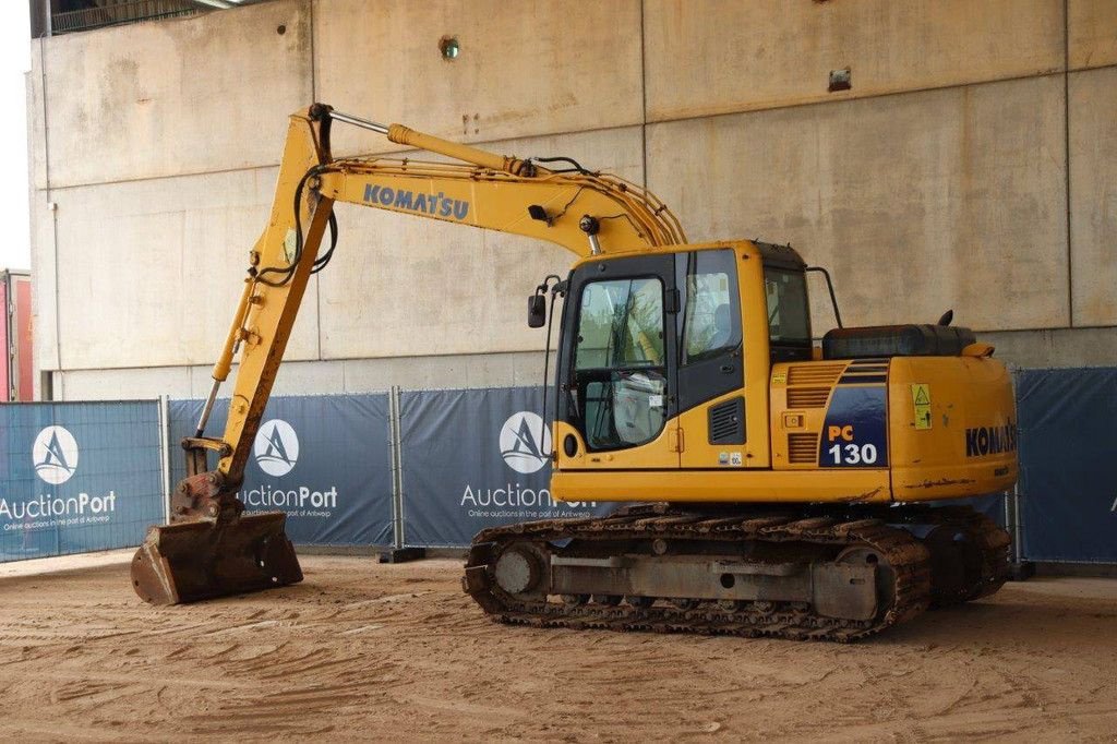 Kettenbagger des Typs Komatsu PC130-8, Gebrauchtmaschine in Antwerpen (Bild 3)