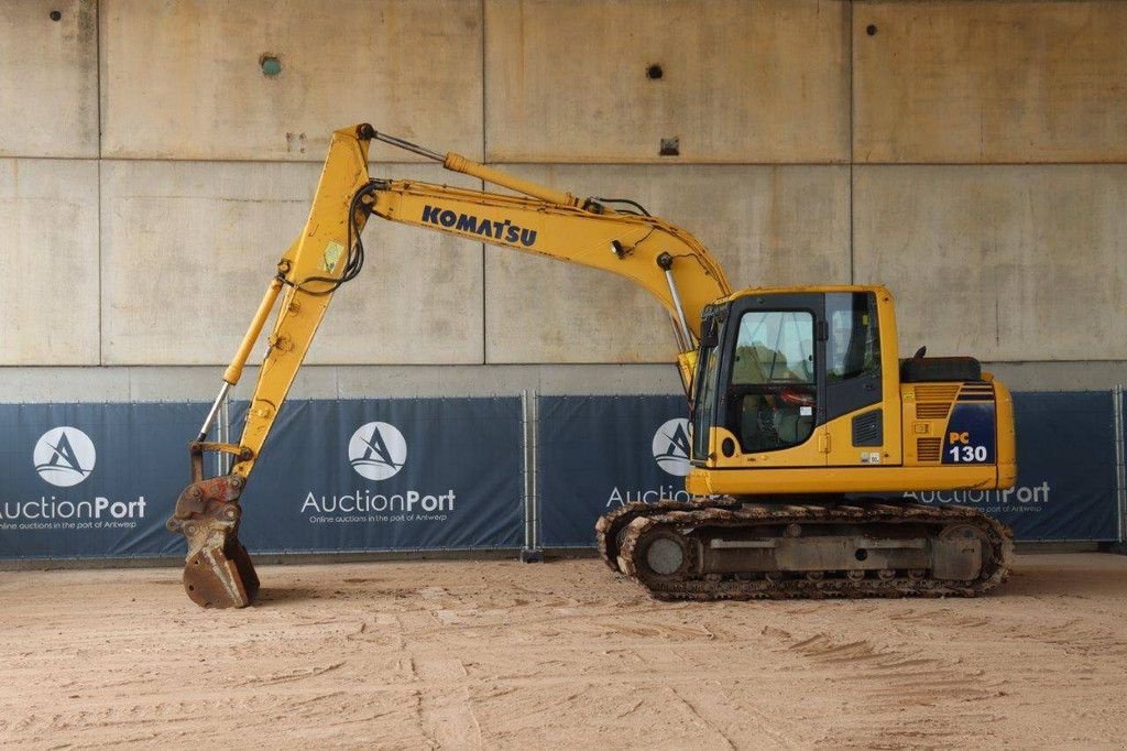 Kettenbagger del tipo Komatsu PC130-8, Gebrauchtmaschine In Antwerpen (Immagine 1)