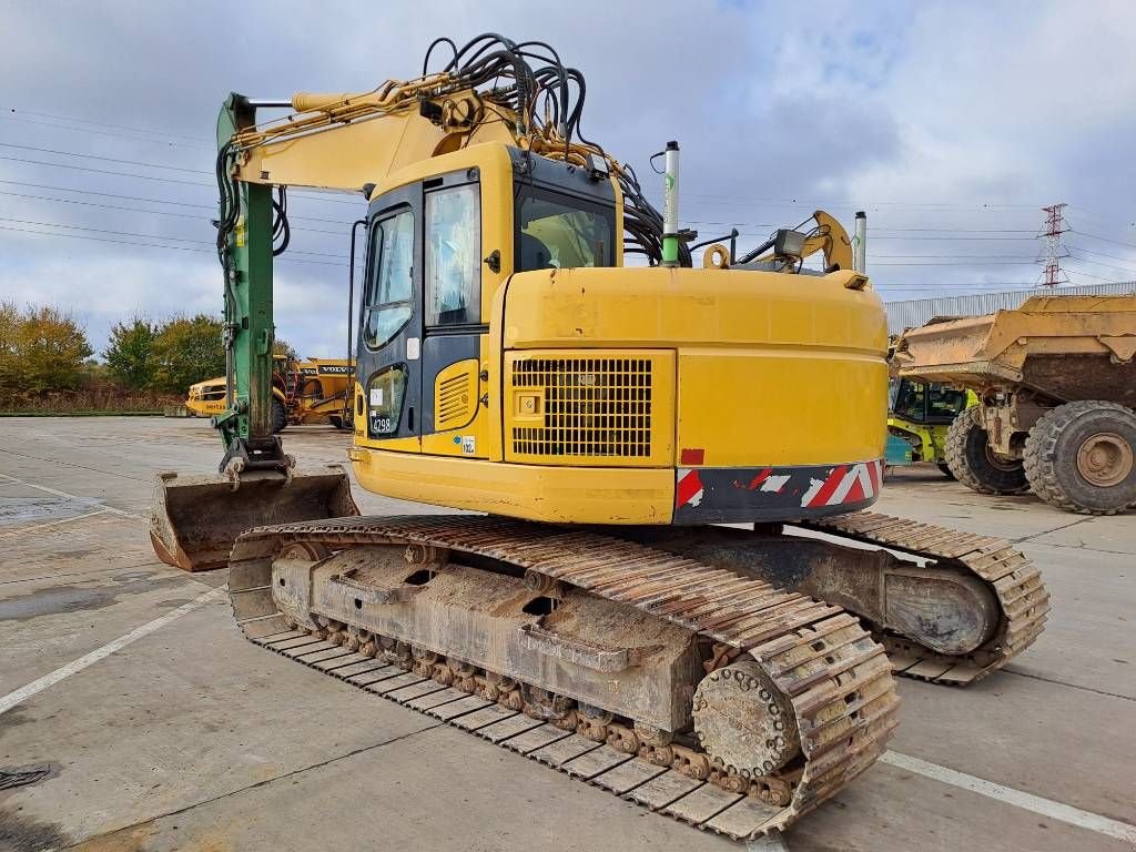 Kettenbagger van het type Komatsu PC228USLC-8, Gebrauchtmaschine in Stabroek (Foto 2)