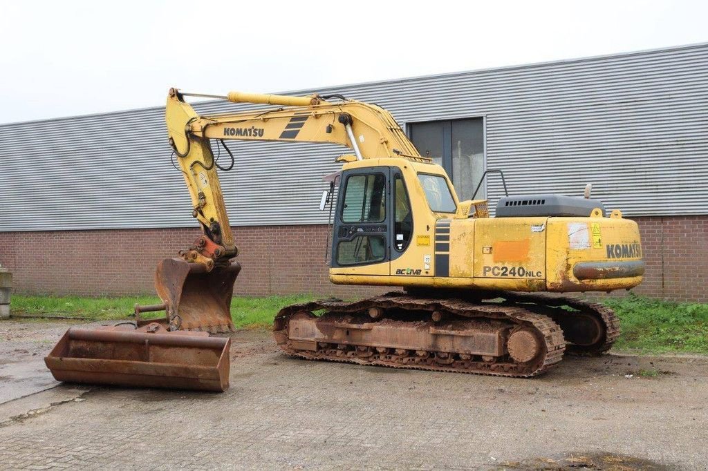 Kettenbagger van het type Komatsu PC240NLC, Gebrauchtmaschine in Antwerpen (Foto 3)