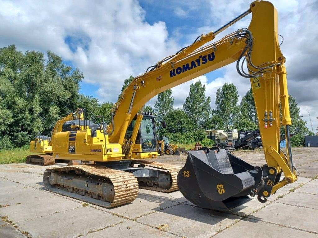 Kettenbagger of the type Komatsu PC290LC-11EO, Gebrauchtmaschine in Overijse (Picture 1)