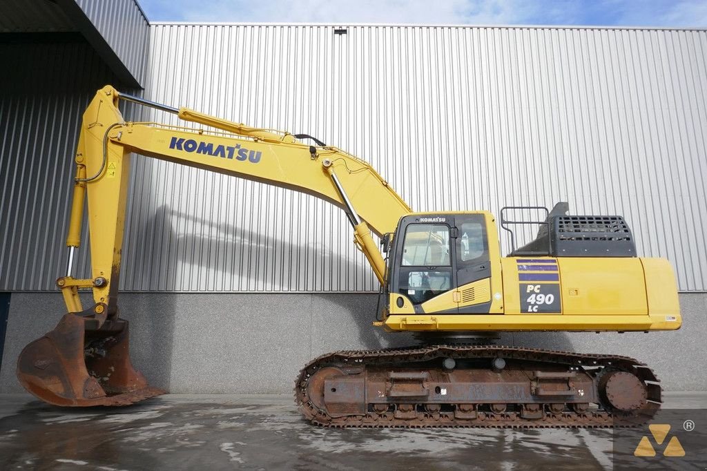 Kettenbagger of the type Komatsu PC490LC-11, Gebrauchtmaschine in Zevenbergen (Picture 1)