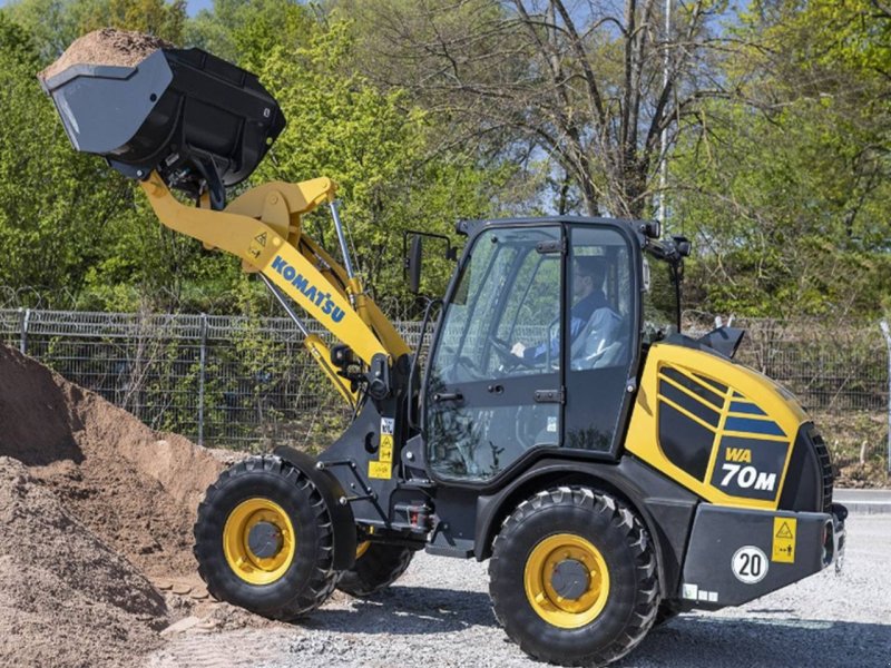 Kettenbagger van het type Komatsu wa100, Neumaschine in Lunteren (Foto 1)