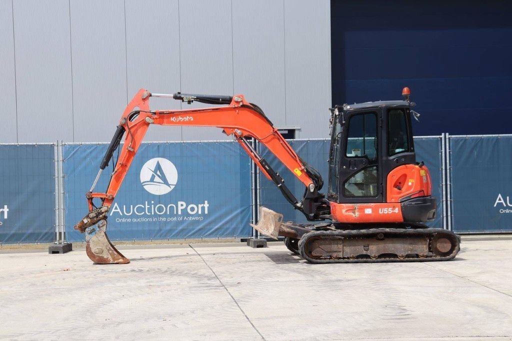 Kettenbagger du type Kubota U55-4, Gebrauchtmaschine en Antwerpen (Photo 1)