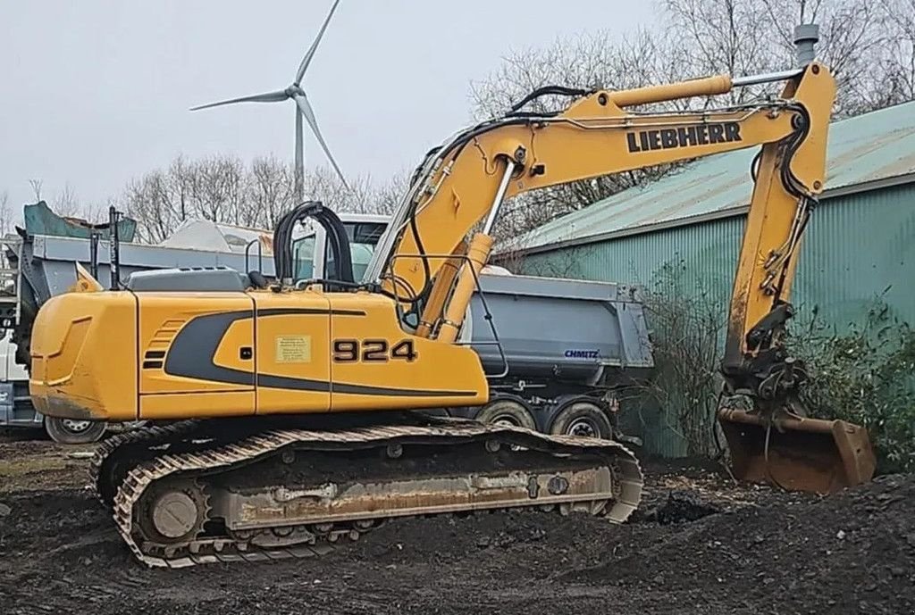 Kettenbagger of the type Liebherr 924, Gebrauchtmaschine in Wevelgem (Picture 1)