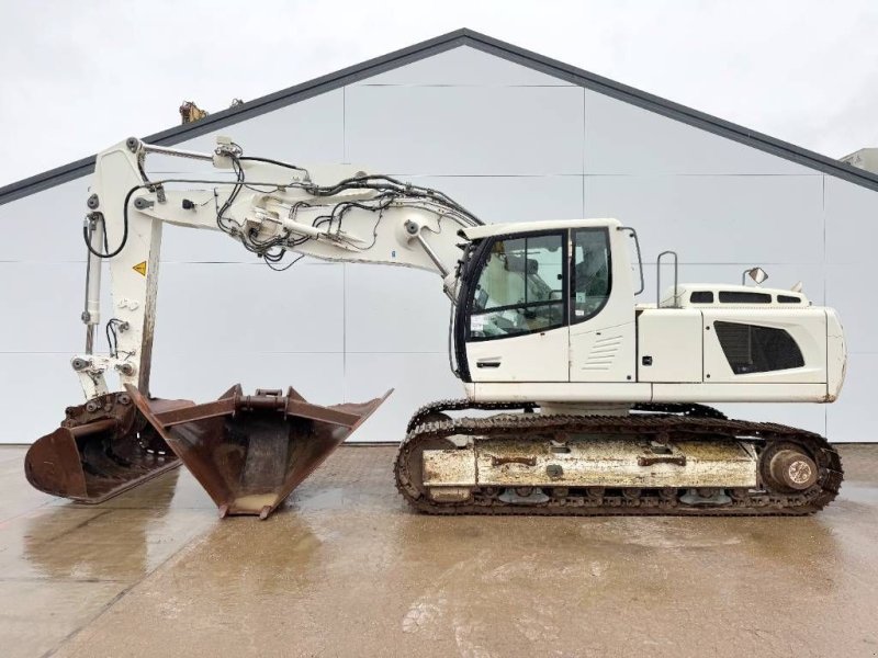 Kettenbagger van het type Liebherr R906LC Litronic - 2 Buckets / Quick Coupler, Gebrauchtmaschine in Veldhoven (Foto 1)