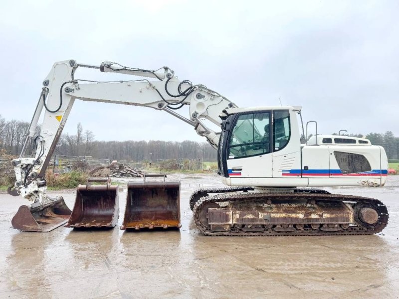 Kettenbagger of the type Liebherr R906LC Litronic - Quick Coupler / 3 Buckets!, Gebrauchtmaschine in Veldhoven (Picture 1)