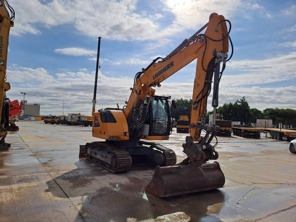 Kettenbagger of the type Liebherr R914 Compact STD (+3 Buckets), Gebrauchtmaschine in Stabroek (Picture 7)