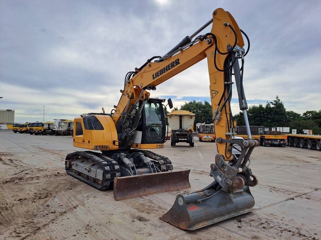 Kettenbagger del tipo Liebherr R914 Compact STD (Rubber Tracks + 3 Buckets), Gebrauchtmaschine en Stabroek (Imagen 7)