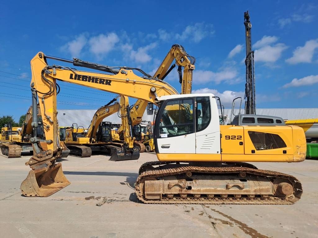 Kettenbagger des Typs Liebherr R922LC (+3 Buckets), Gebrauchtmaschine in Stabroek (Bild 1)