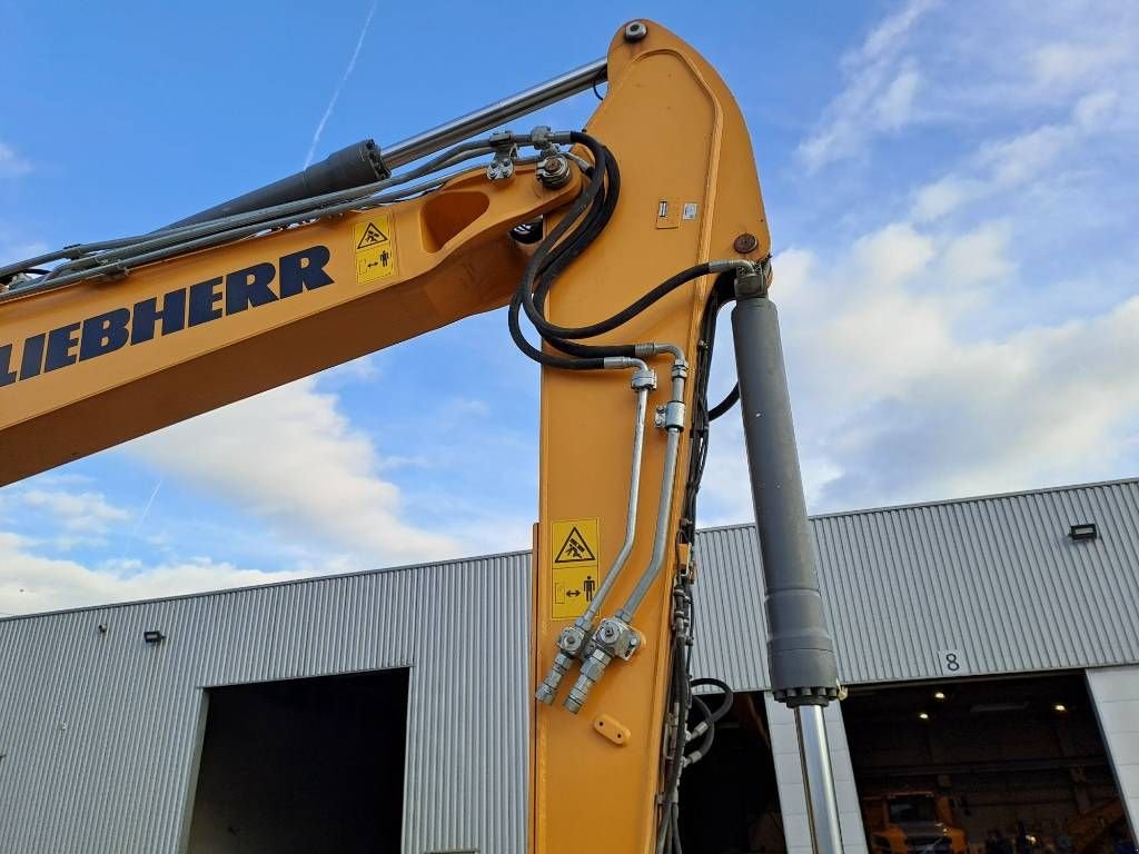 Kettenbagger van het type Liebherr R924-LC (+ 3 Buckets), Gebrauchtmaschine in Stabroek (Foto 10)