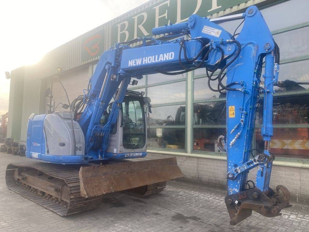 Kettenbagger van het type New Holland E 135 B SR-2, Gebrauchtmaschine in Roosendaal (Foto 4)