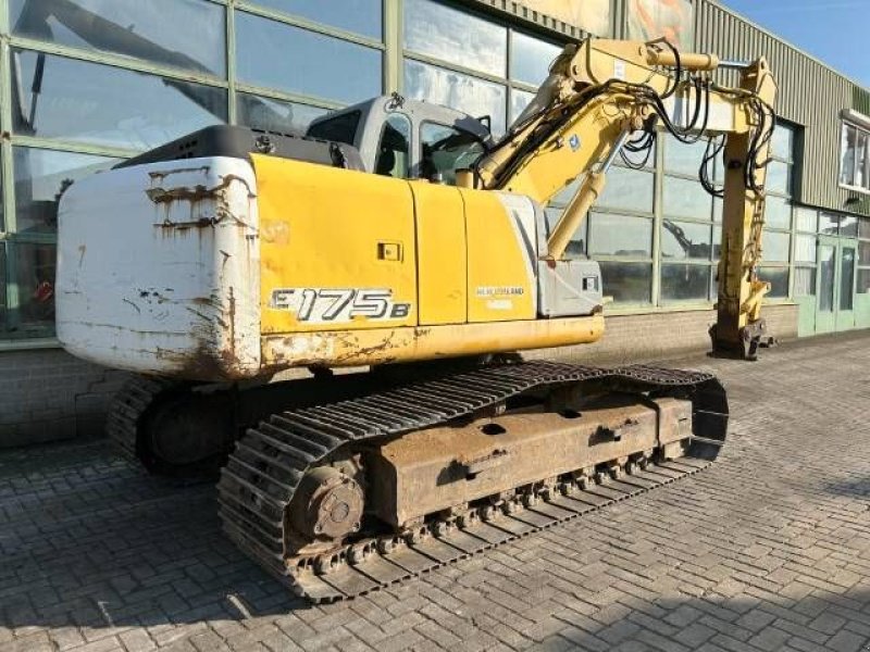 Kettenbagger des Typs New Holland E 175 B, Gebrauchtmaschine in Roosendaal (Bild 4)