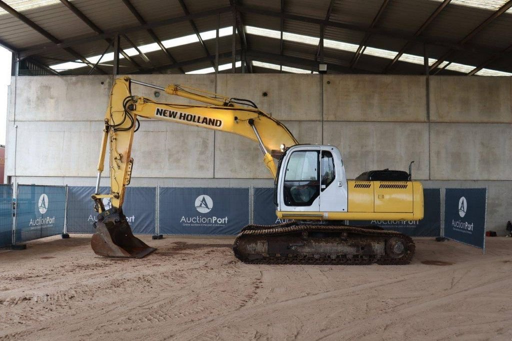 Kettenbagger του τύπου New Holland E215B, Gebrauchtmaschine σε Antwerpen (Φωτογραφία 2)