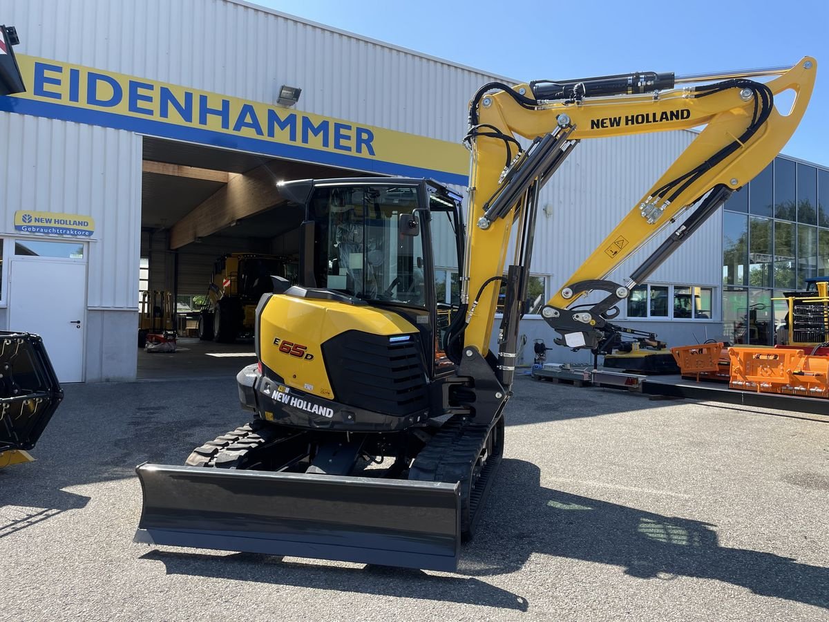 Kettenbagger of the type New Holland E65D CAB, Neumaschine in Burgkirchen (Picture 2)