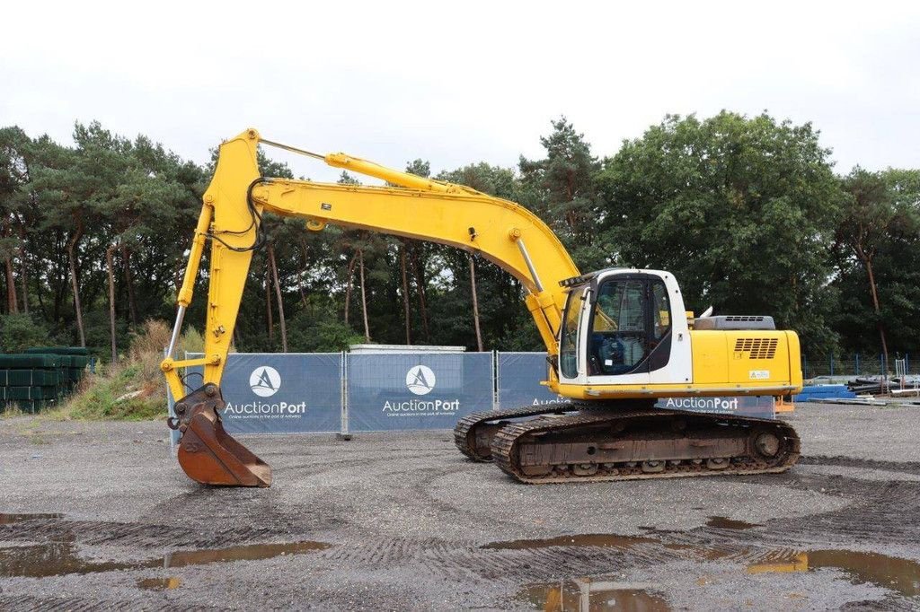 Kettenbagger des Typs New Holland Kobelco E 265, Gebrauchtmaschine in Antwerpen (Bild 1)