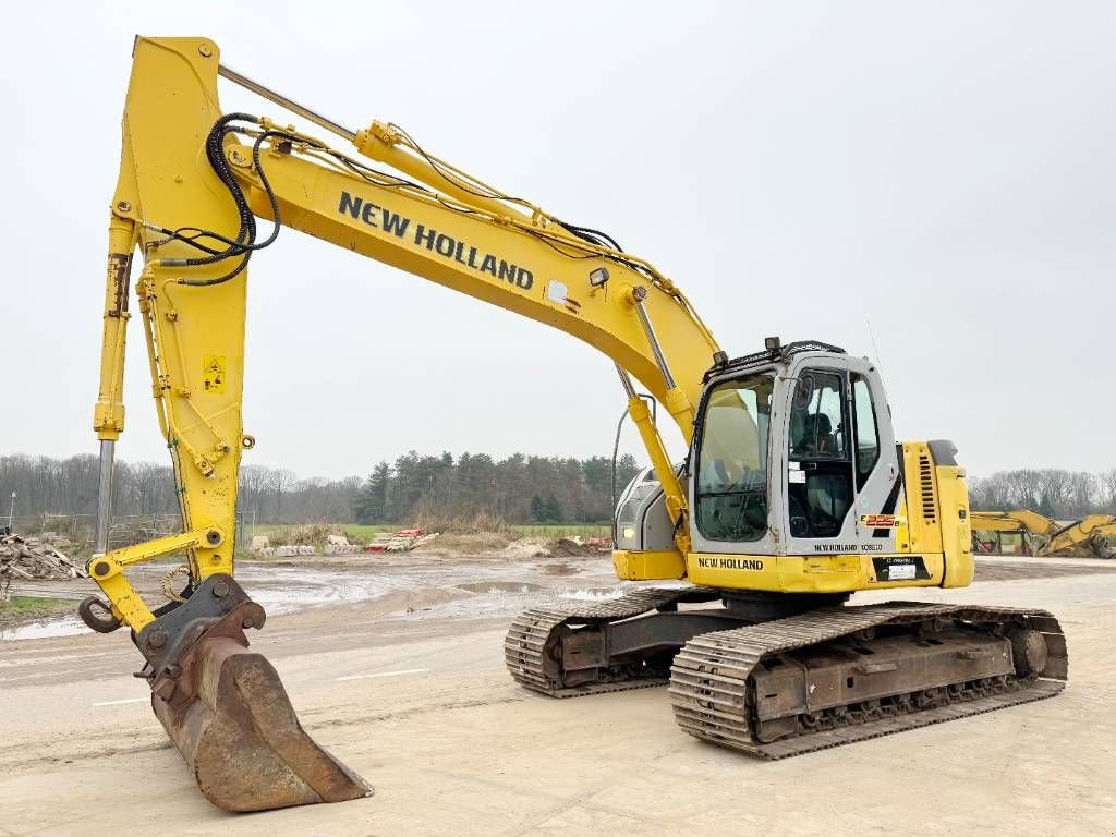 Kettenbagger des Typs New Holland Kobelco E225BSR LC - Quick Coupler / Hammer Lines, Gebrauchtmaschine in Veldhoven (Bild 2)