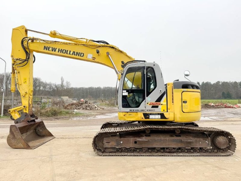 Kettenbagger tip New Holland Kobelco E225BSR LC - Quick Coupler / Hammer Lines, Gebrauchtmaschine in Veldhoven (Poză 1)