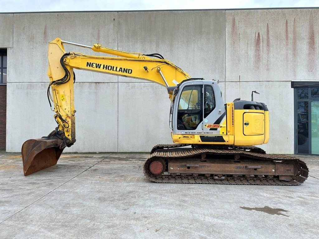 Kettenbagger des Typs New Holland Kobelco E235BSR-2, Gebrauchtmaschine in Antwerpen (Bild 8)