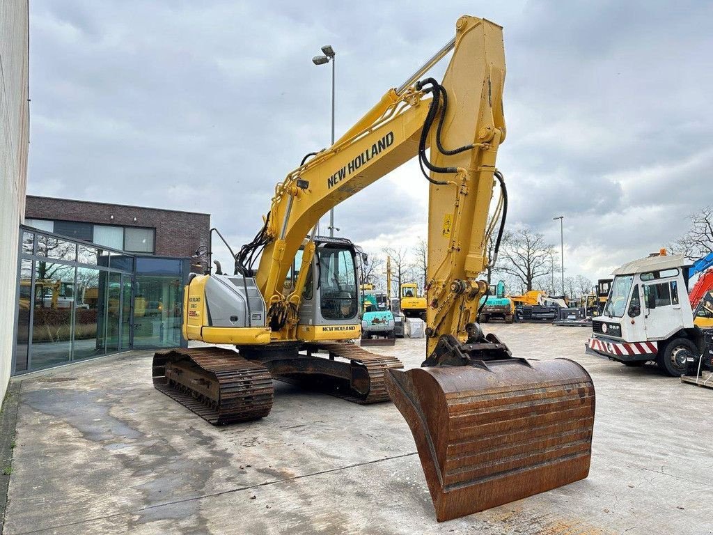 Kettenbagger a típus New Holland Kobelco E235BSR-2, Gebrauchtmaschine ekkor: Antwerpen (Kép 3)