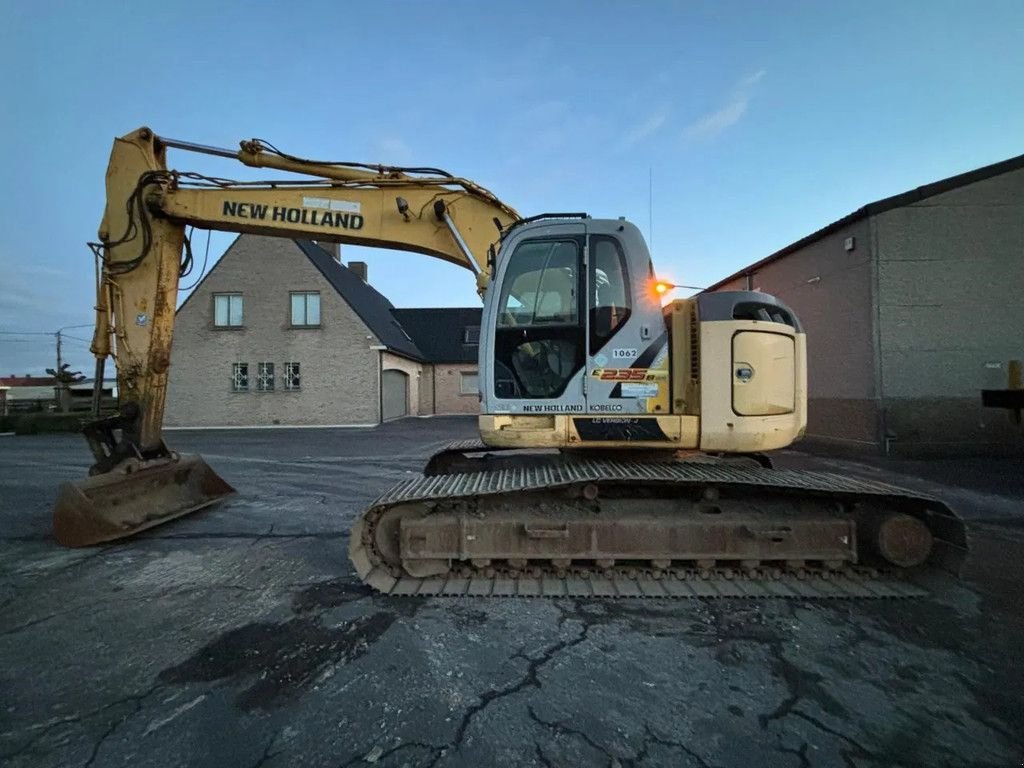 Kettenbagger του τύπου New Holland Kobelco E235BSR-2, Gebrauchtmaschine σε Wevelgem (Φωτογραφία 1)