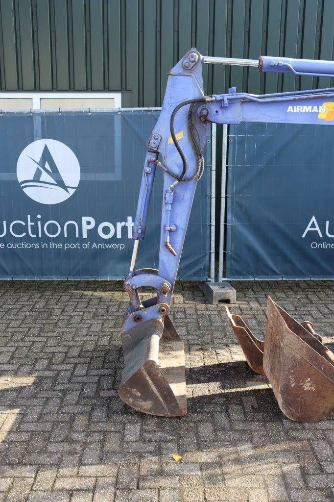 Kettenbagger of the type Sonstige Airman AX35-2, Gebrauchtmaschine in Antwerpen (Picture 11)