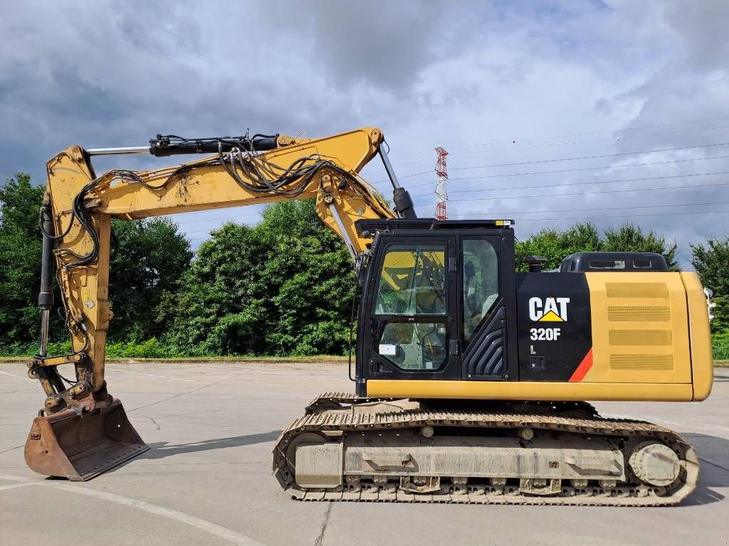 Kettenbagger des Typs Sonstige Cat 320FL, Gebrauchtmaschine in Stabroek (Bild 1)