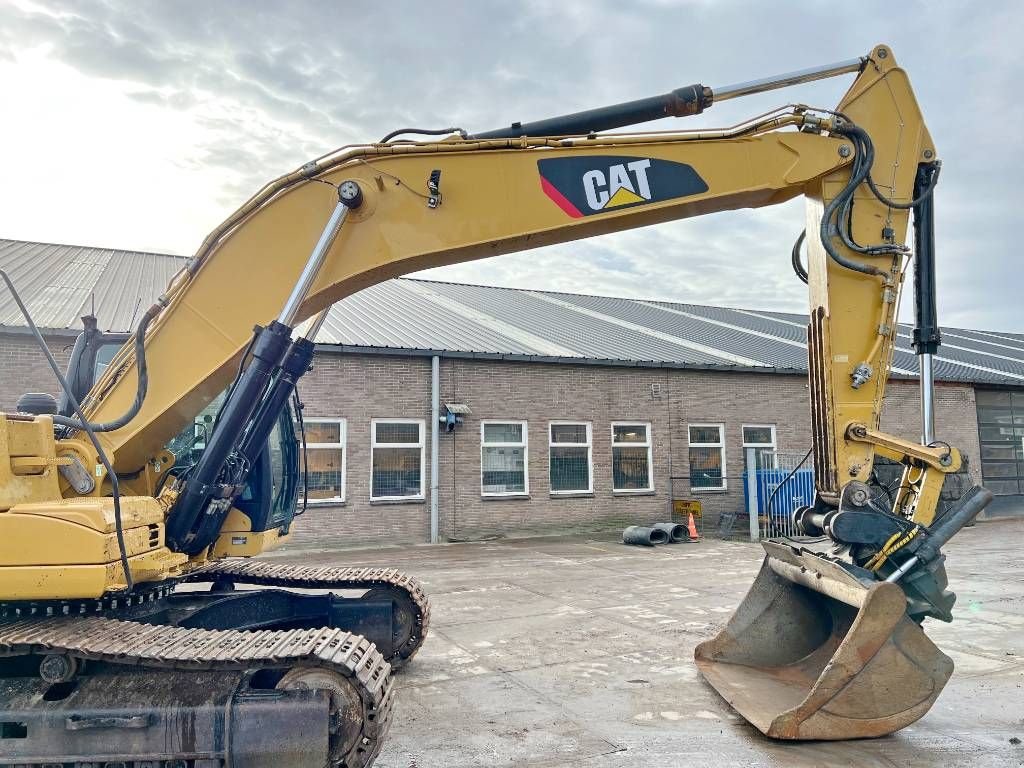 Kettenbagger Türe ait Sonstige Cat 325DL - Good Condition / Tilting Bucket, Gebrauchtmaschine içinde Veldhoven (resim 11)