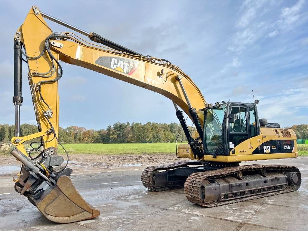 Kettenbagger a típus Sonstige Cat 325DL - Good Condition / Tilting Bucket, Gebrauchtmaschine ekkor: Veldhoven (Kép 2)