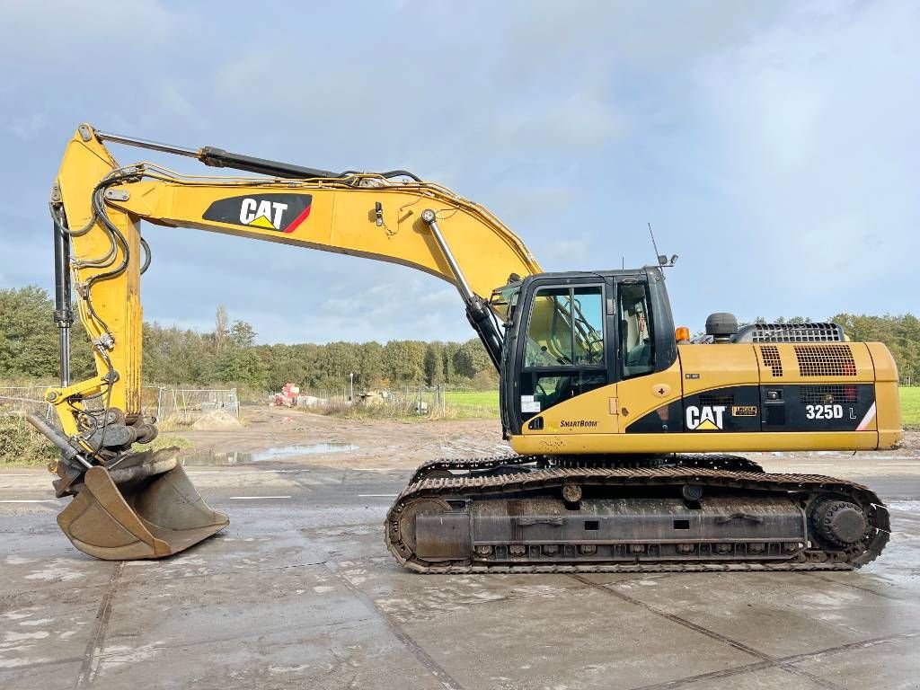 Kettenbagger of the type Sonstige Cat 325DL - Good Condition / Tilting Bucket, Gebrauchtmaschine in Veldhoven (Picture 1)