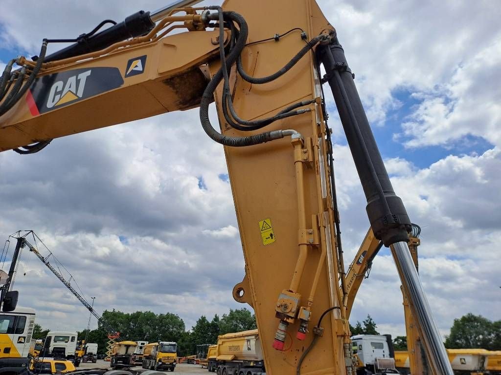 Kettenbagger van het type Sonstige Cat 326FL, Gebrauchtmaschine in Stabroek (Foto 10)