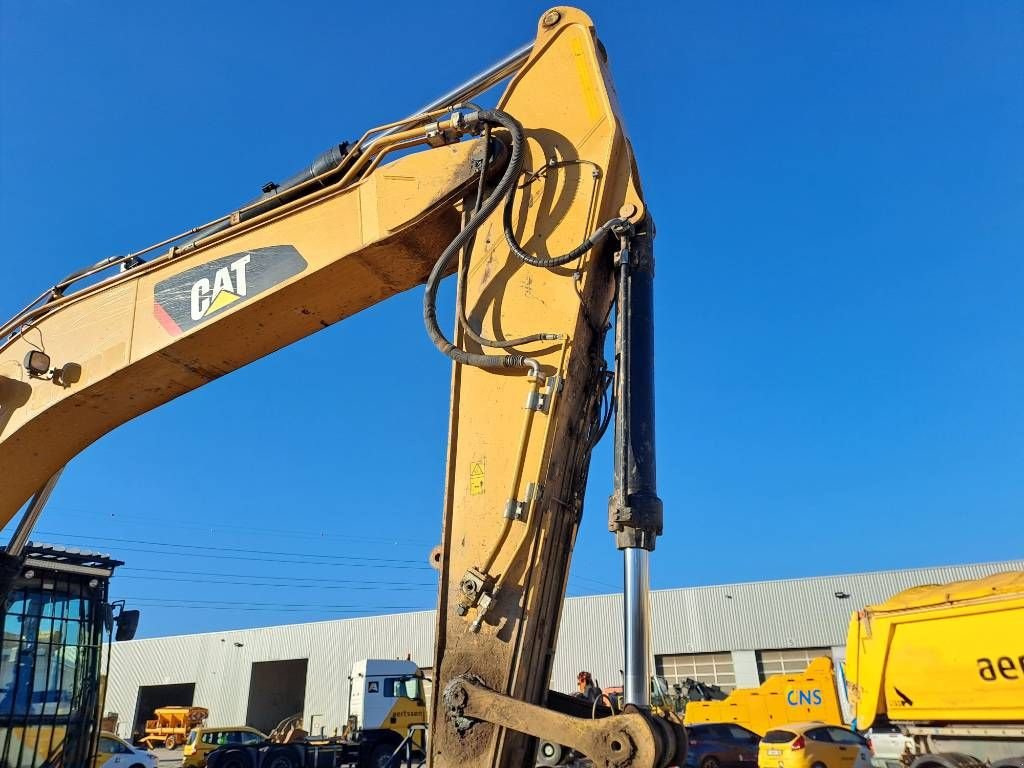 Kettenbagger van het type Sonstige Cat 336FL, Gebrauchtmaschine in Stabroek (Foto 10)