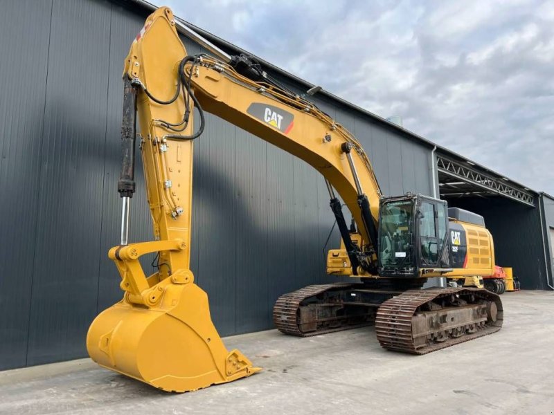 Kettenbagger des Typs Sonstige Cat 352F, Gebrauchtmaschine in Venlo (Bild 1)