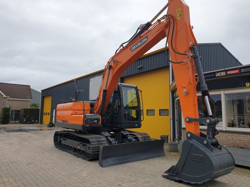 Kettenbagger des Typs Sonstige Develon DX140LC, Neumaschine in Krabbendijke (Bild 8)