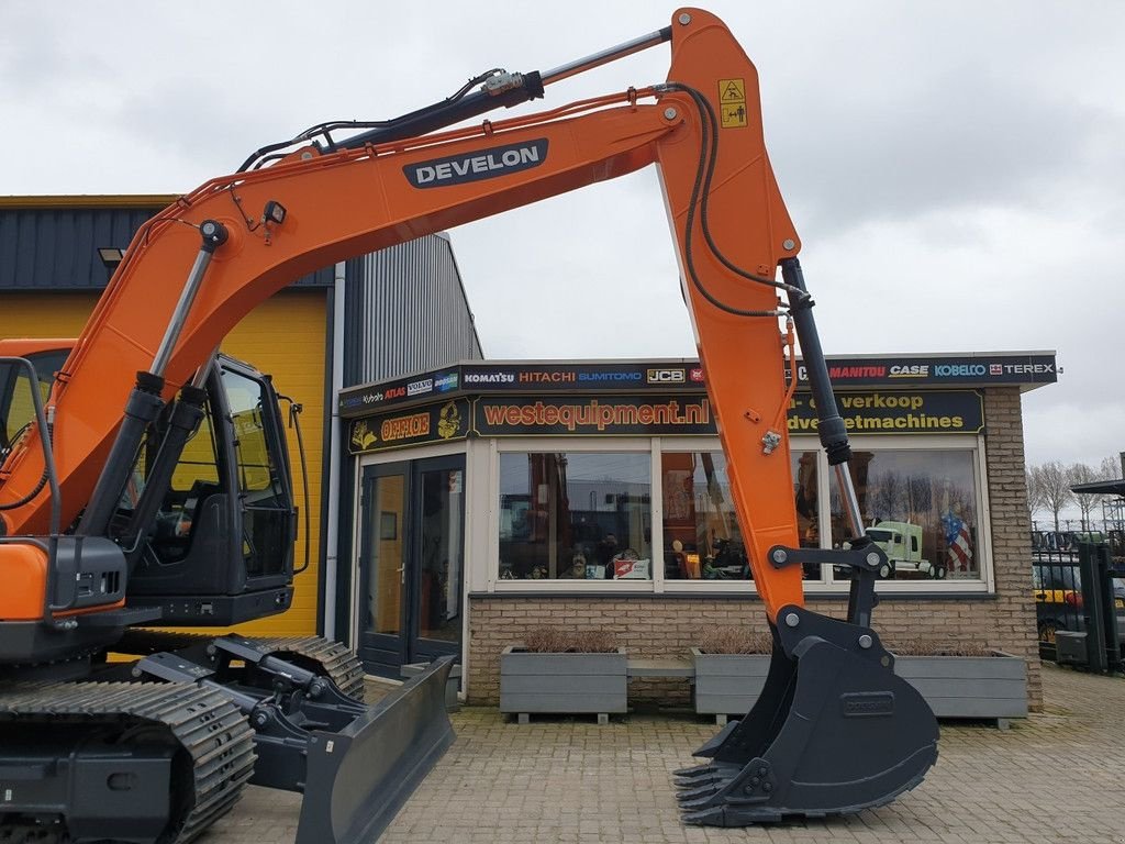 Kettenbagger des Typs Sonstige Develon DX140LC, Neumaschine in Krabbendijke (Bild 9)