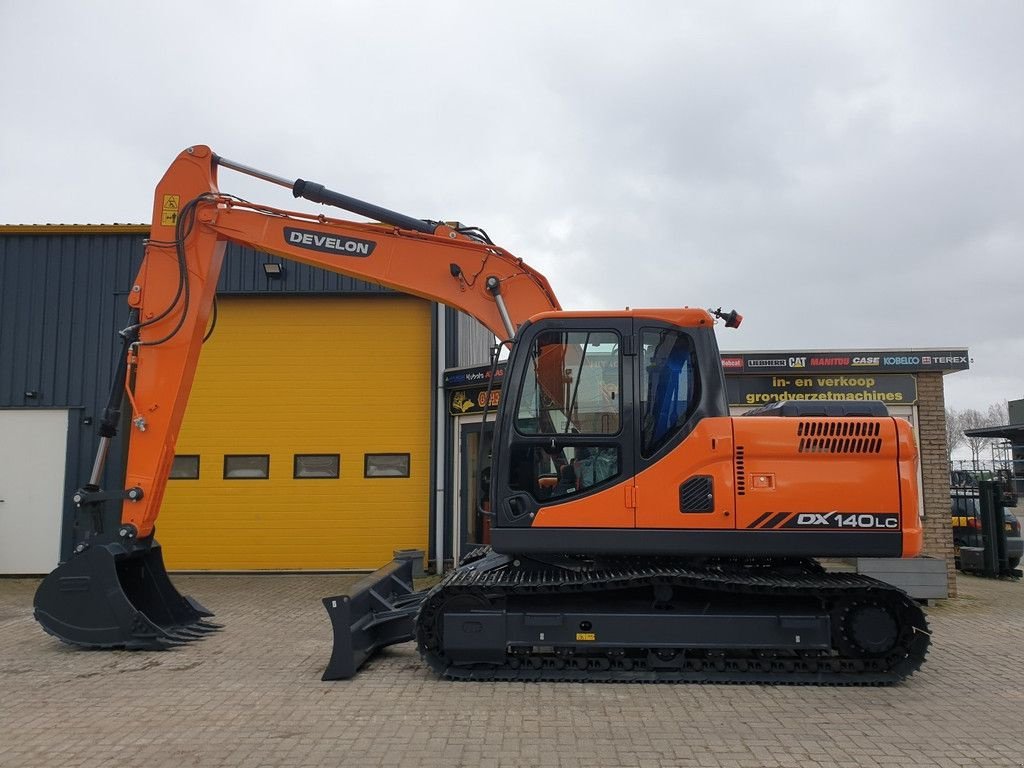 Kettenbagger des Typs Sonstige Develon DX140LC, Neumaschine in Krabbendijke (Bild 1)