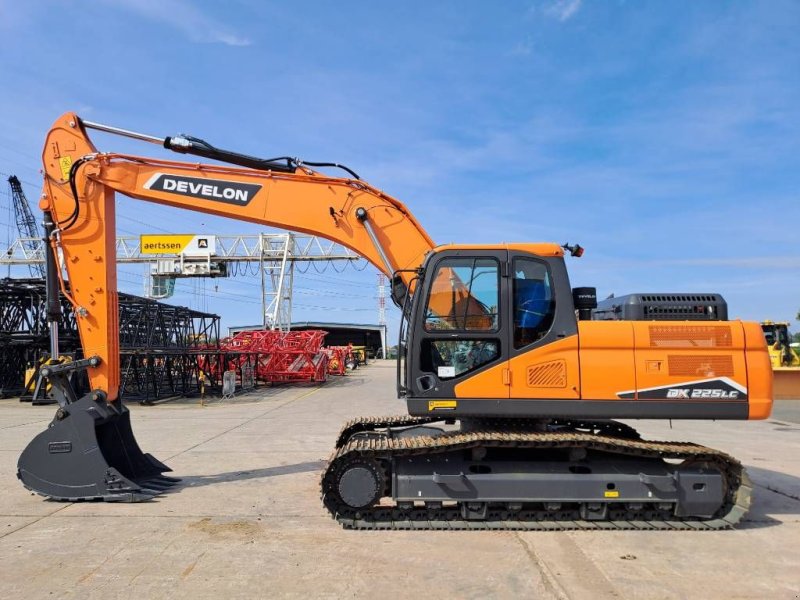 Kettenbagger des Typs Sonstige Develon DX225LC-7M, Neumaschine in Stabroek (Bild 1)