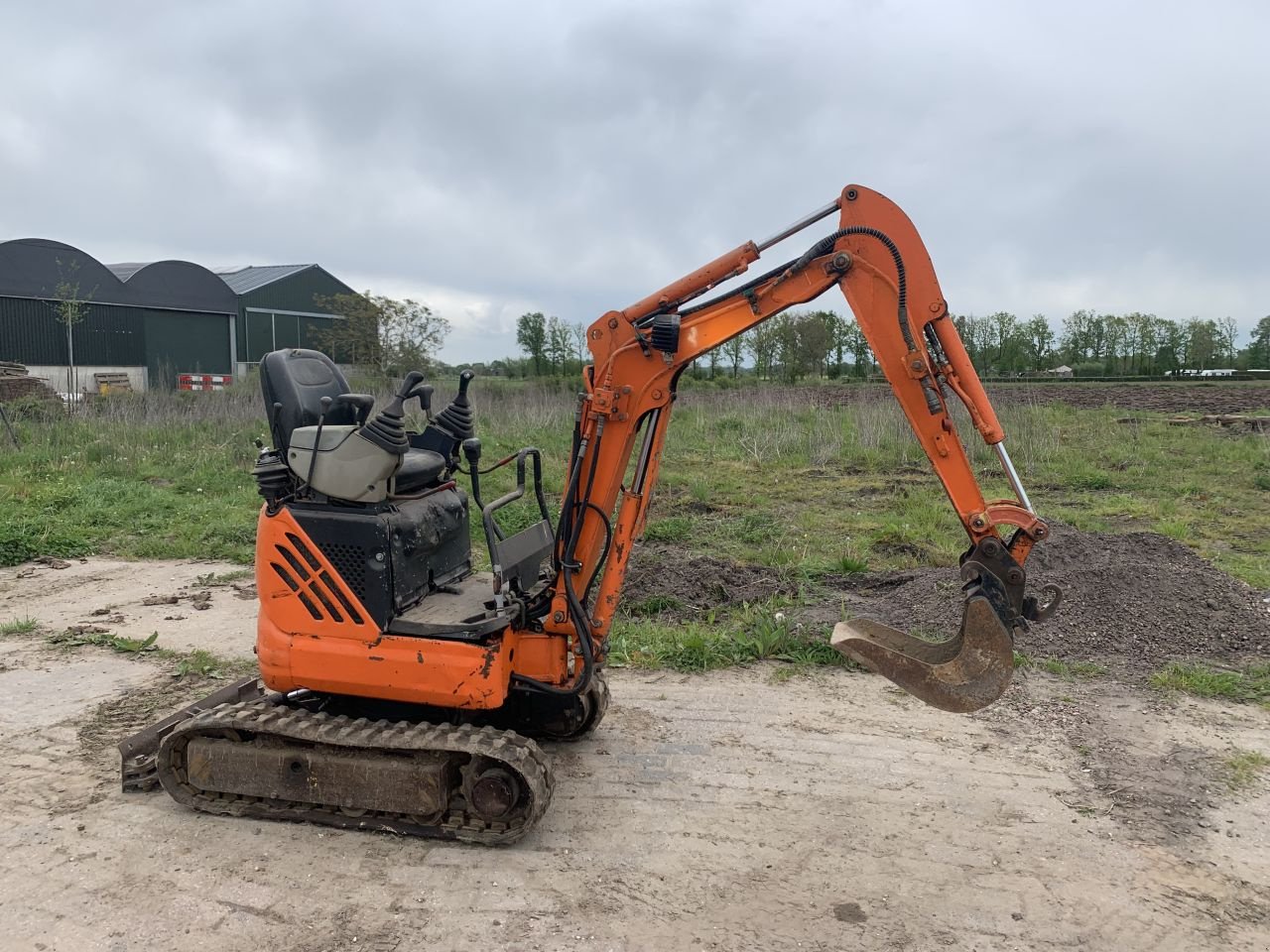 Kettenbagger typu Sonstige Nee holland kobelco .., Gebrauchtmaschine v Veessen (Obrázek 1)