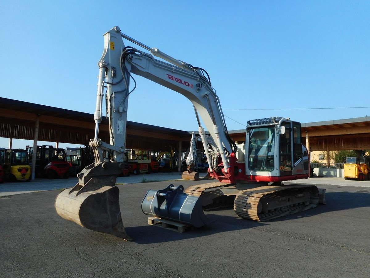 Kettenbagger van het type Takeuchi TB 2150 ( 15.095kg ) mit Schwenkarm, Gebrauchtmaschine in St. Nikolai ob Draßling (Foto 2)