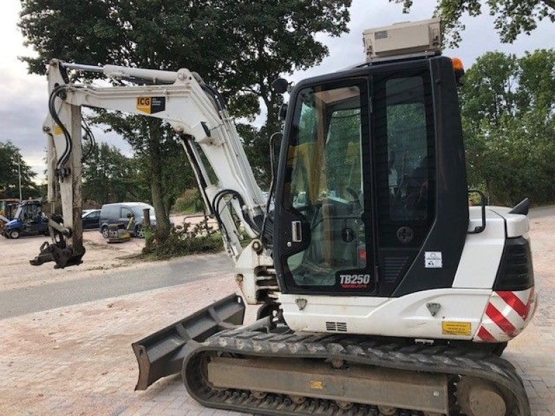 Kettenbagger van het type Takeuchi TB 250, Gebrauchtmaschine in Lunteren (Foto 3)