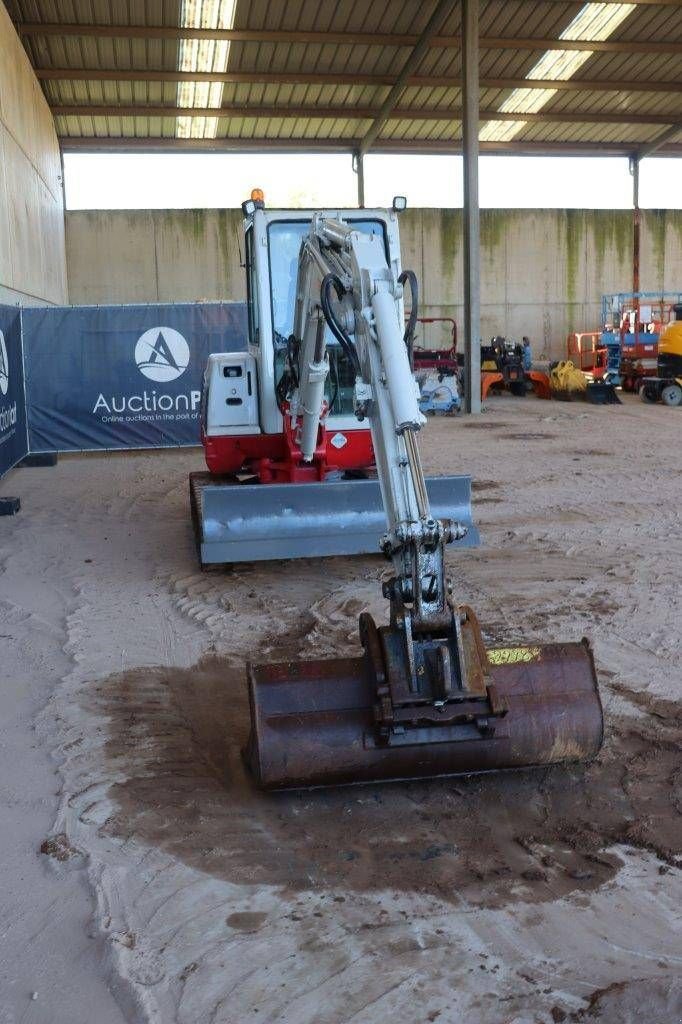 Kettenbagger от тип Takeuchi TB235, Gebrauchtmaschine в Antwerpen (Снимка 8)