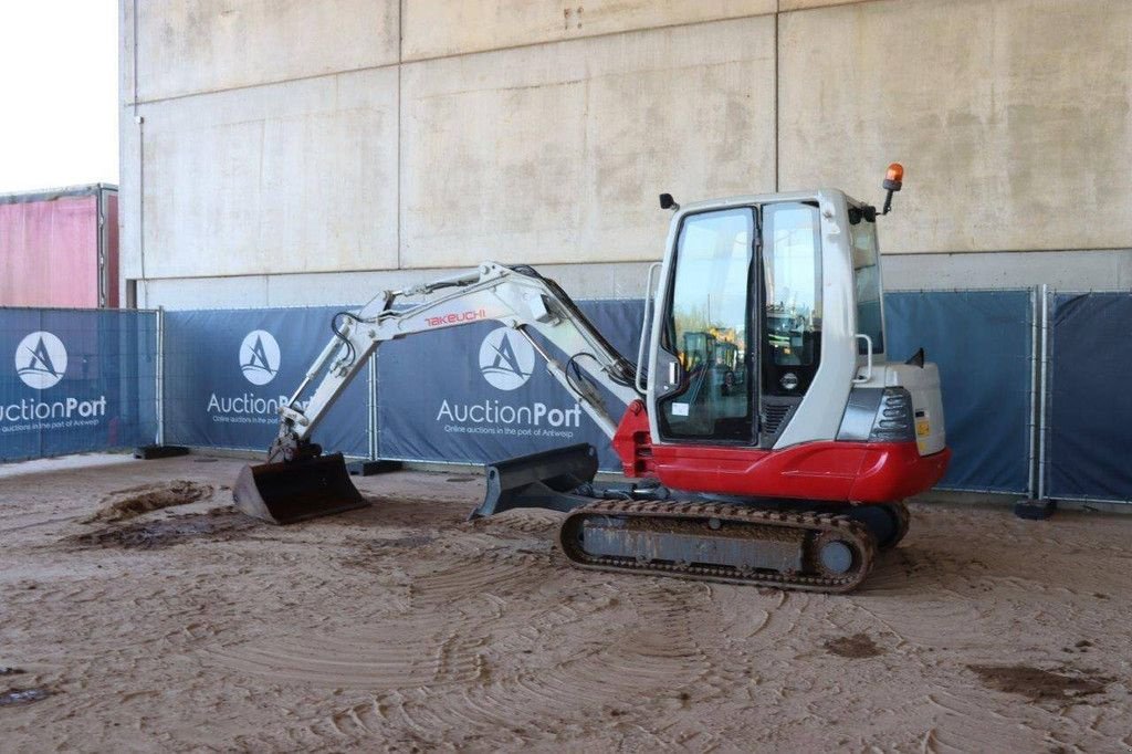 Kettenbagger typu Takeuchi TB235, Gebrauchtmaschine v Antwerpen (Obrázek 3)