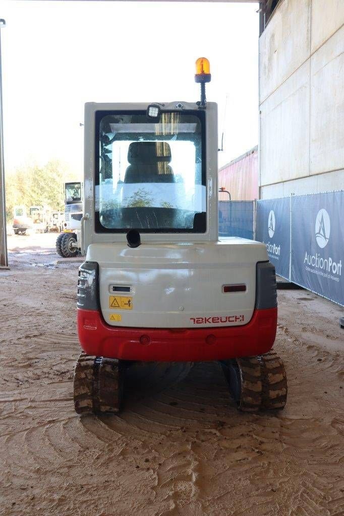 Kettenbagger del tipo Takeuchi TB235, Gebrauchtmaschine en Antwerpen (Imagen 5)