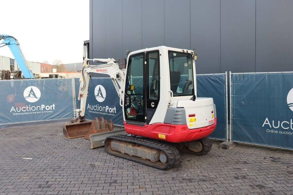 Kettenbagger a típus Takeuchi TB235, Gebrauchtmaschine ekkor: Antwerpen (Kép 3)