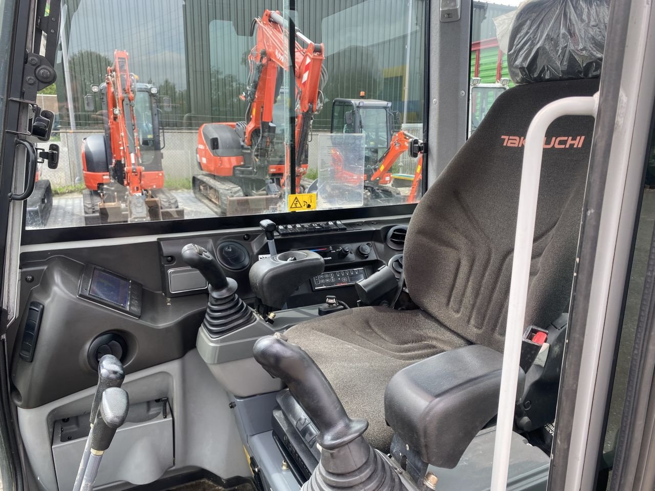 Kettenbagger tip Takeuchi TB240, Gebrauchtmaschine in Heerenveen (Poză 7)