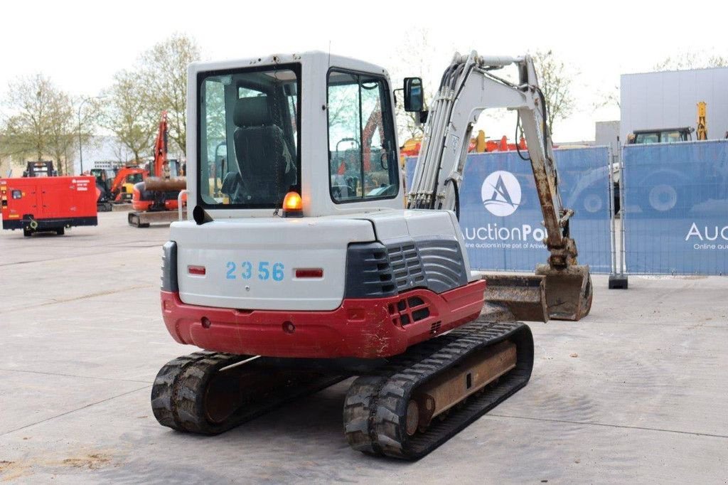 Kettenbagger du type Takeuchi TB250, Gebrauchtmaschine en Antwerpen (Photo 7)